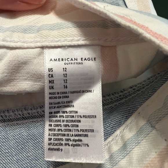 American Eagle woman’s Striped Jean Shorts - Picture 8 of 8